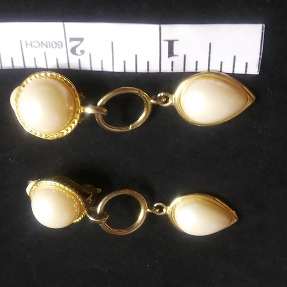 Jay Jacobs jewelry Dangling earnings - Picture 1 of 7